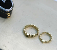 Load image into Gallery viewer, Wedding ring
