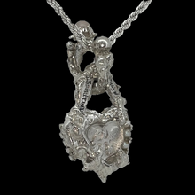 Load image into Gallery viewer, Fossil locket lace
