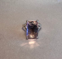 Load image into Gallery viewer, Pawn store cocktail ring
